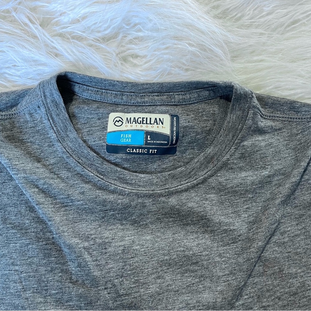 Magellan Fish Gear Moisture Wicking Classic Fit Boys Tee Large EUC